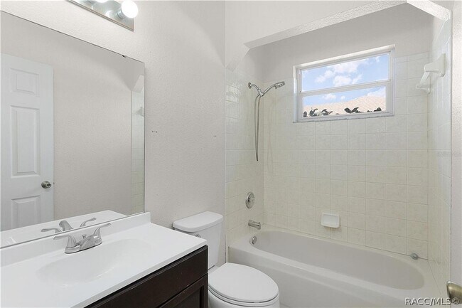 Building Photo - 8013 SW 134 Loop