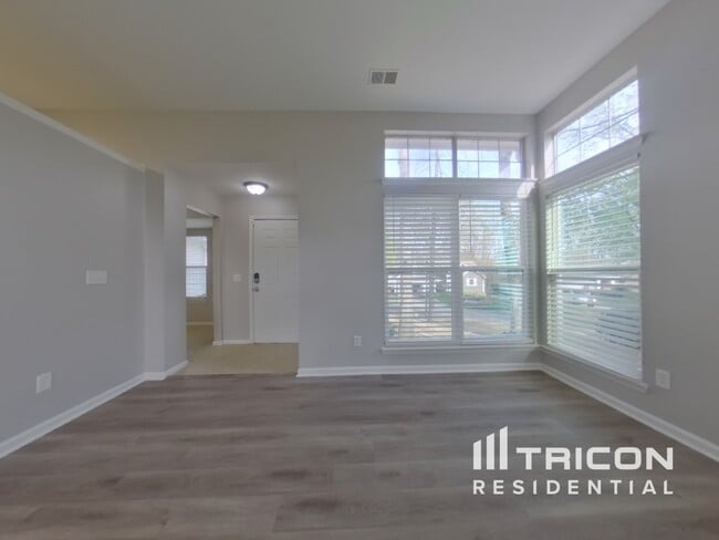 Building Photo - 1825 Golden Heights Ct