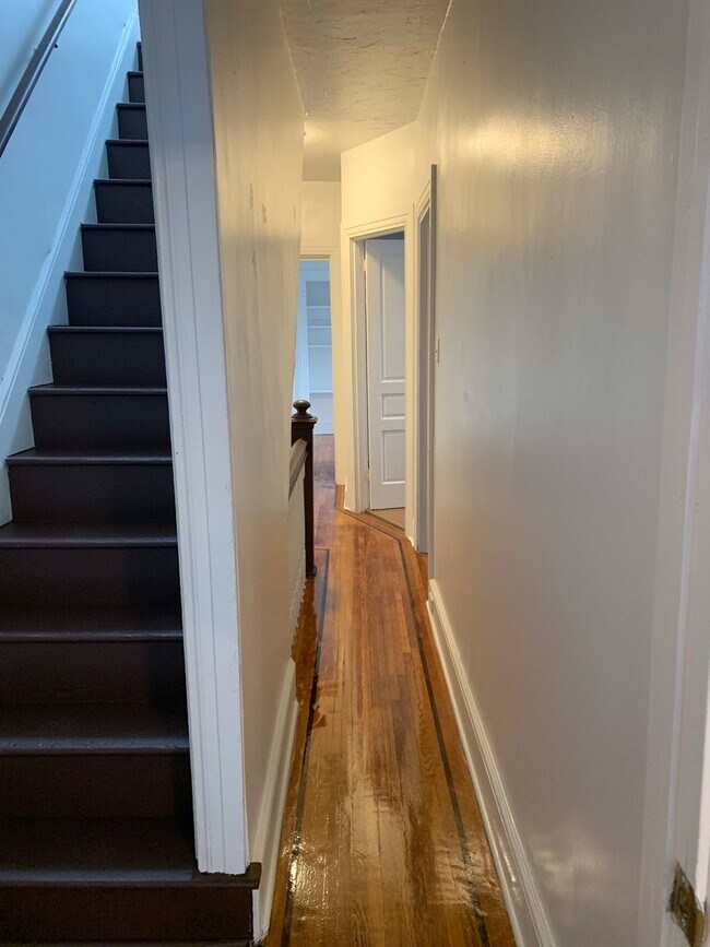 Building Photo - Fully Renovated Spacious 4 Bedroom 1.5 Bath House, Garage-York City SD