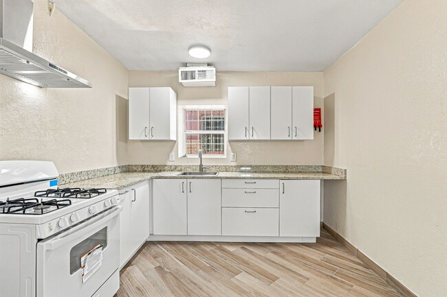 Building Photo - 3701 Hueco Ave