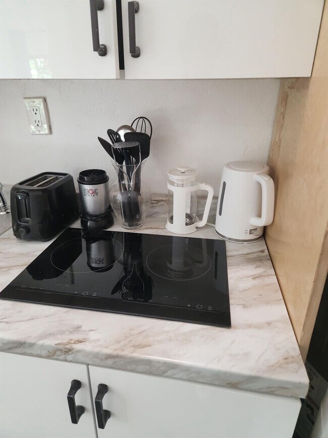 Building Photo - 1344 NE 16th Ave