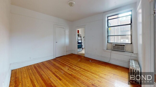 Primary Photo - 356 South First Street