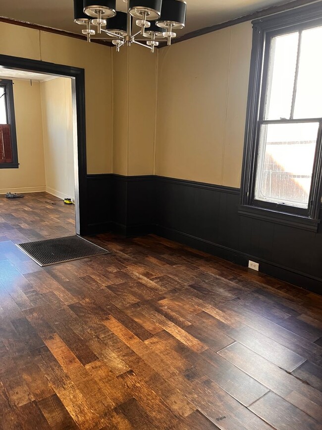 Building Photo - Spacious 3-Bedroom Home for Rent in Columb...