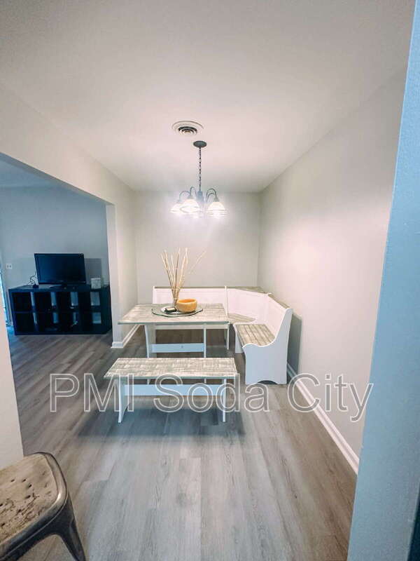 Building Photo - 105 Thornwell Ct