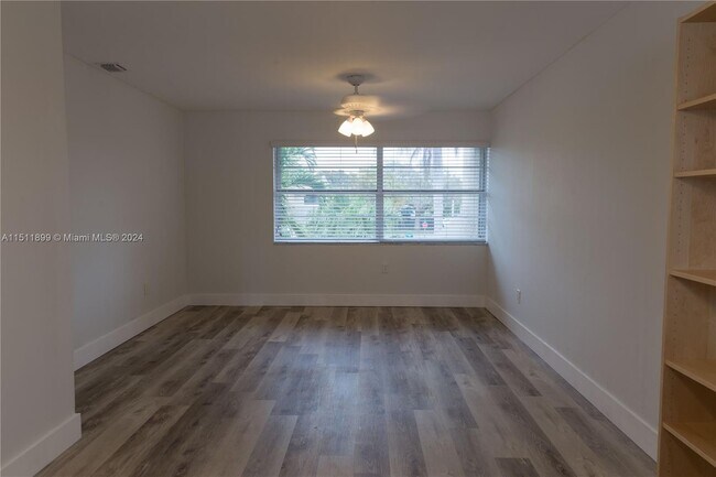 Building Photo - 11140 SW 70th Terrace