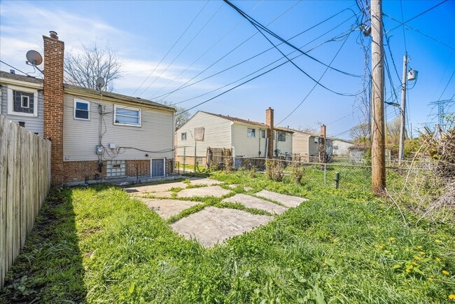 Building Photo - 13313 S Eberhart Ave