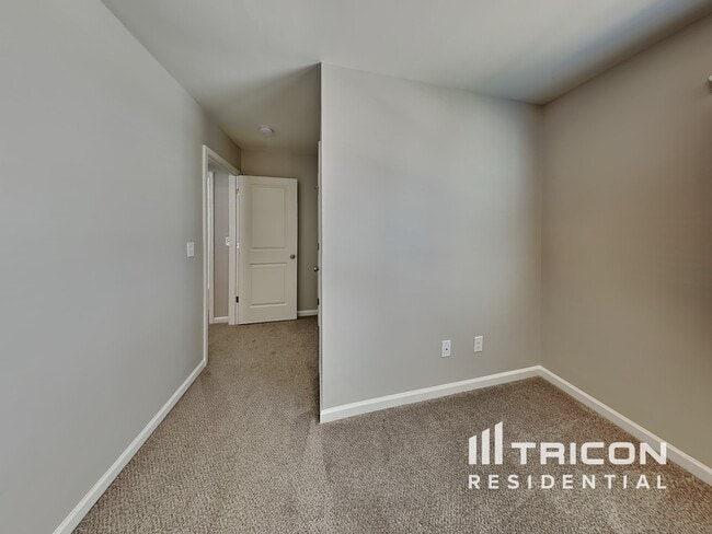 Building Photo - 426 Contentment Dr