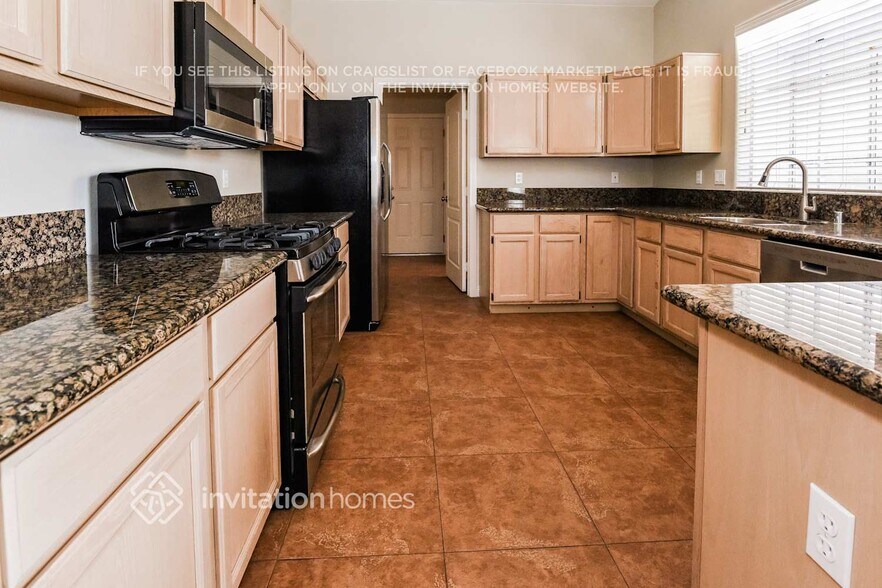 Building Photo - 3985 Roohani Ct