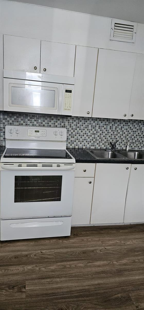 Primary Photo - 3660 NE 166th St