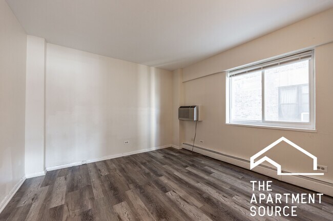 Building Photo - 1400 Chicago Ave