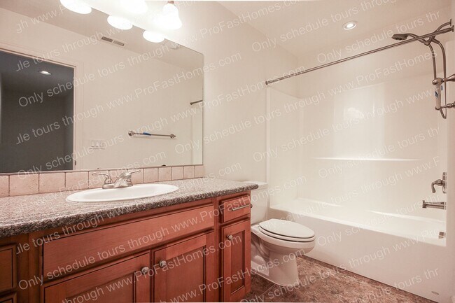 Building Photo - 13640 SE Madena Way