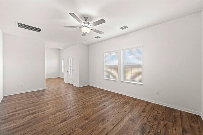 Building Photo - 109 Desert Hare Dr