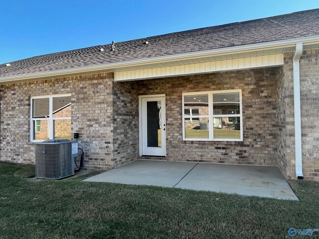 Building Photo - 3142 Mead Wy SE
