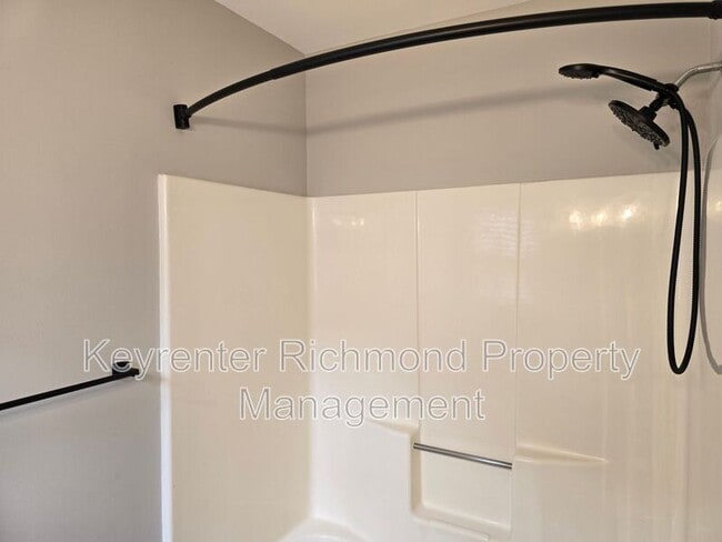 Building Photo - 5204 Reids Pointe Rd