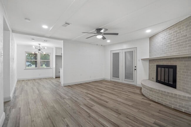 Building Photo - 514 Canyon Ridge Dr