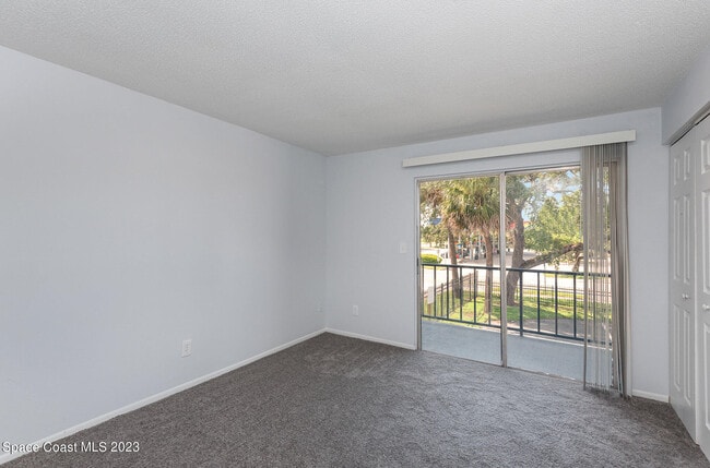 Building Photo - 1734 Avocado Ave