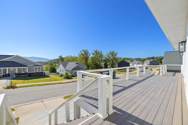 Building Photo - 43 Mcilwee Ln