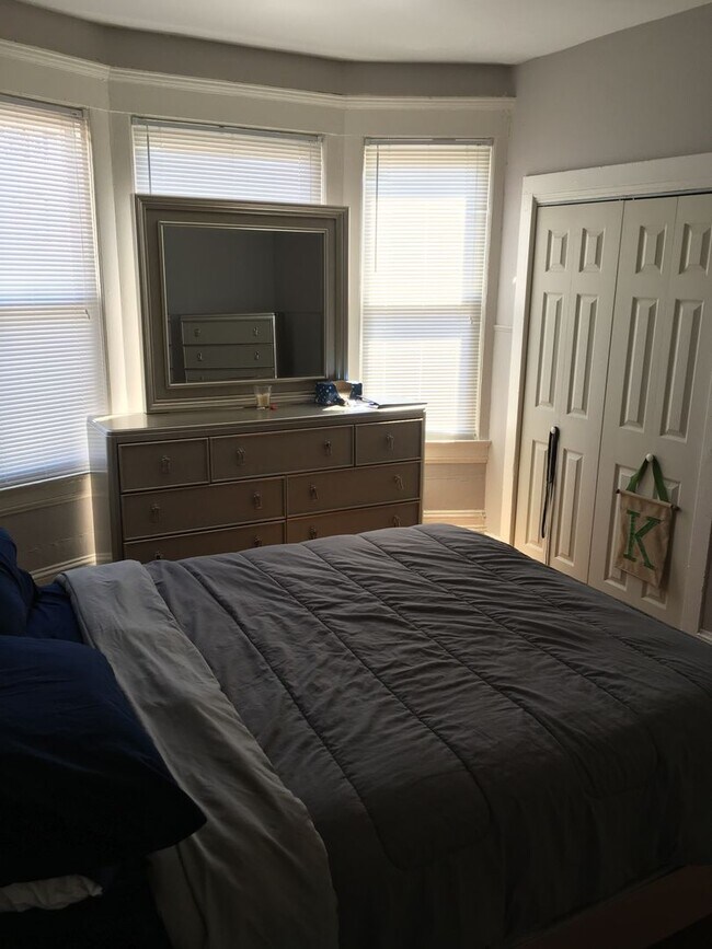 Building Photo - Spacious State St 1BR - Near Yale SOM