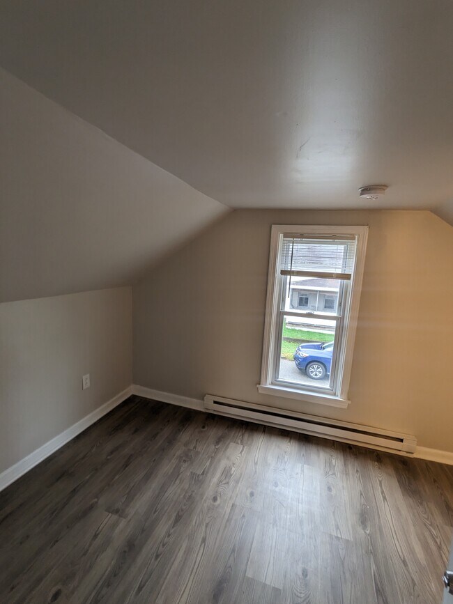 Building Photo - 54 Cedar St