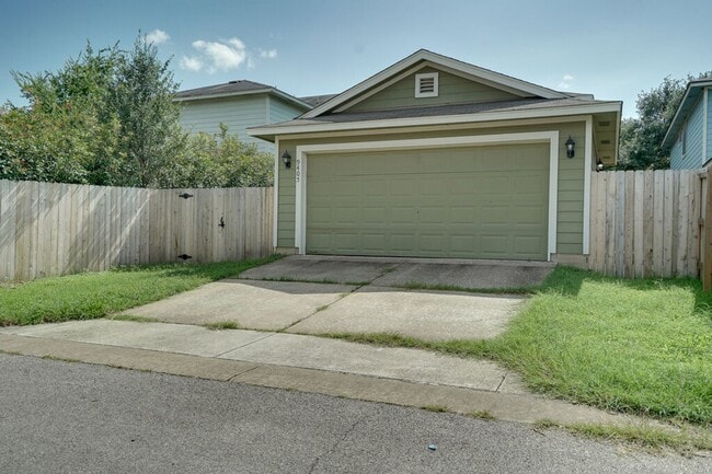 Building Photo - 9405 Rowlands Sayle Rd