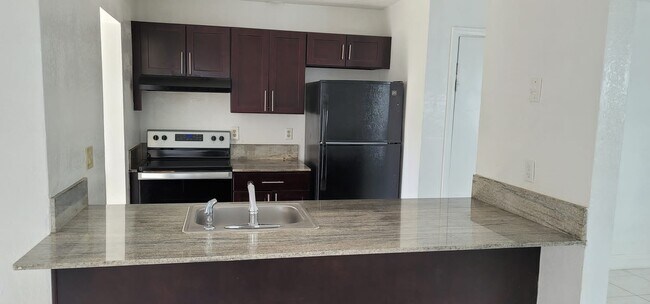 Building Photo - 3760 Riverside Dr