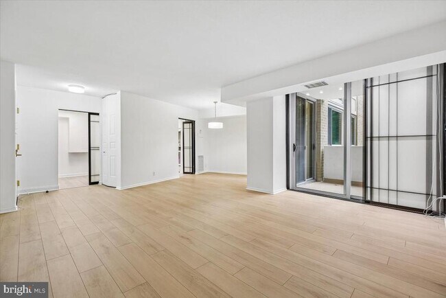 Building Photo - 4601 N Park Ave