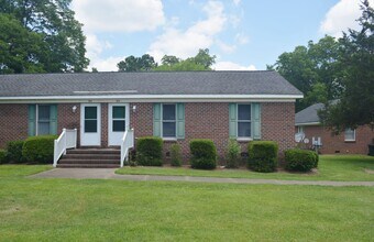 Building Photo - 2 Bed/ 1 Bath Duplex in Downtown Lillington