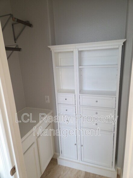 Building Photo - 3491 Tallgrass Ct