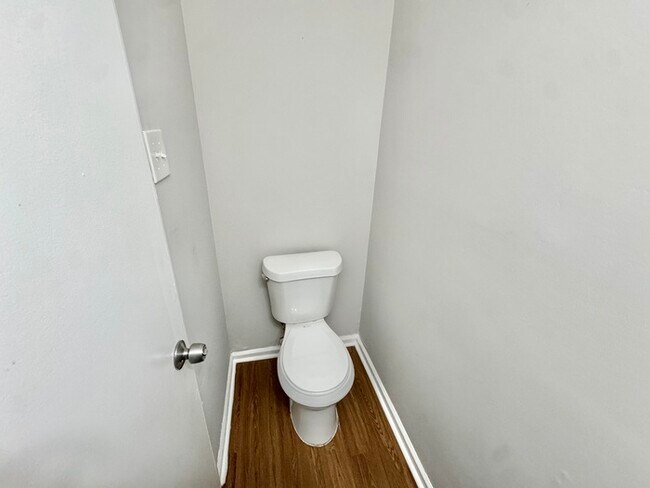 Building Photo - 5426 Gatehoyse Drive