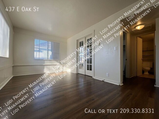 Building Photo - 437 E Oak St