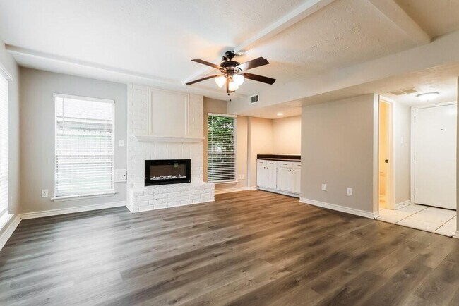 Building Photo - 18903 Pine Trace Ct