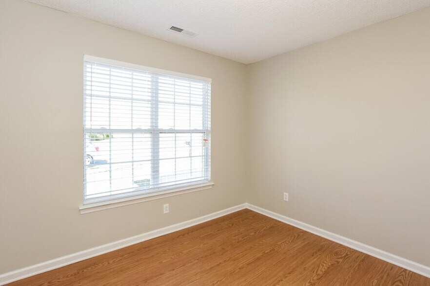 Building Photo - 4204 Runaway Cir