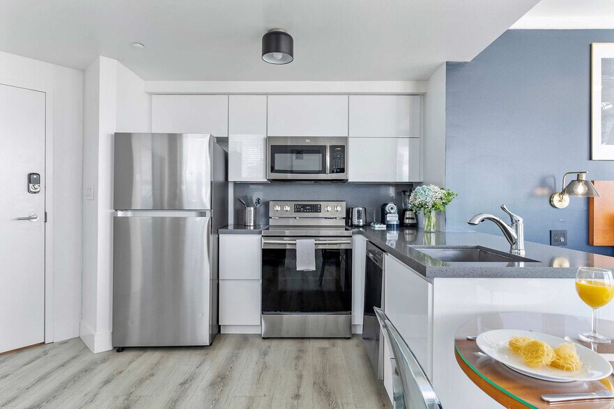 Building Photo - 2889 McFarlane Rd