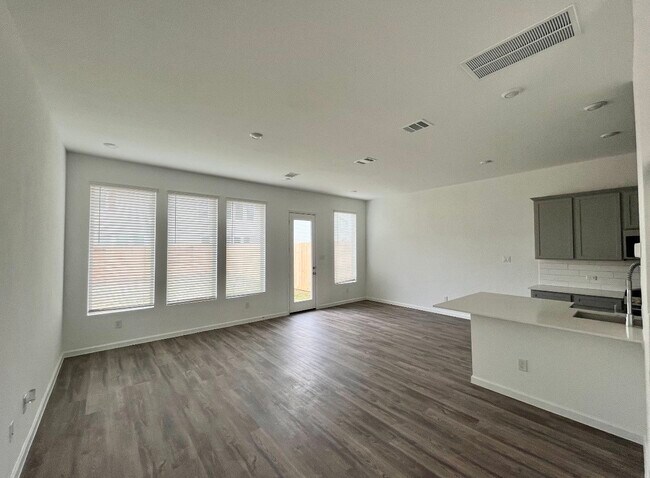 Building Photo - 5422 Holly Hvn Ct