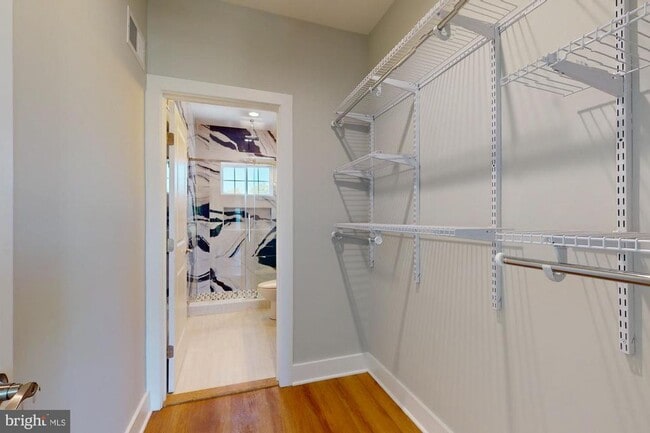 Building Photo - 511 N Paxon St