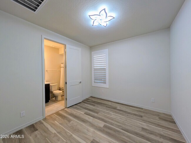 Building Photo - 5902 N 86th Dr