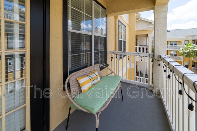 Building Photo - 860 N Orange Ave