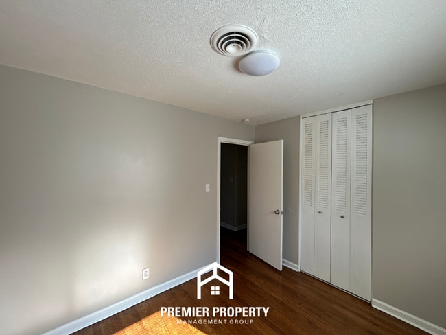 Building Photo - Charming 3BR Southaven Home | Brick Fireplace, 2-Car Garage & Fenced Yard