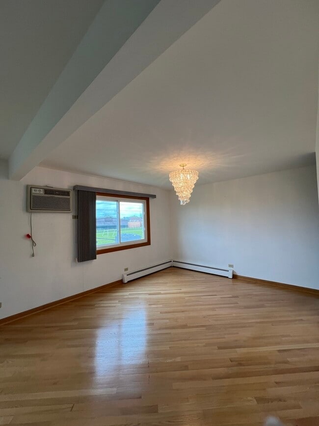 Building Photo - 8887 N Grace Ave