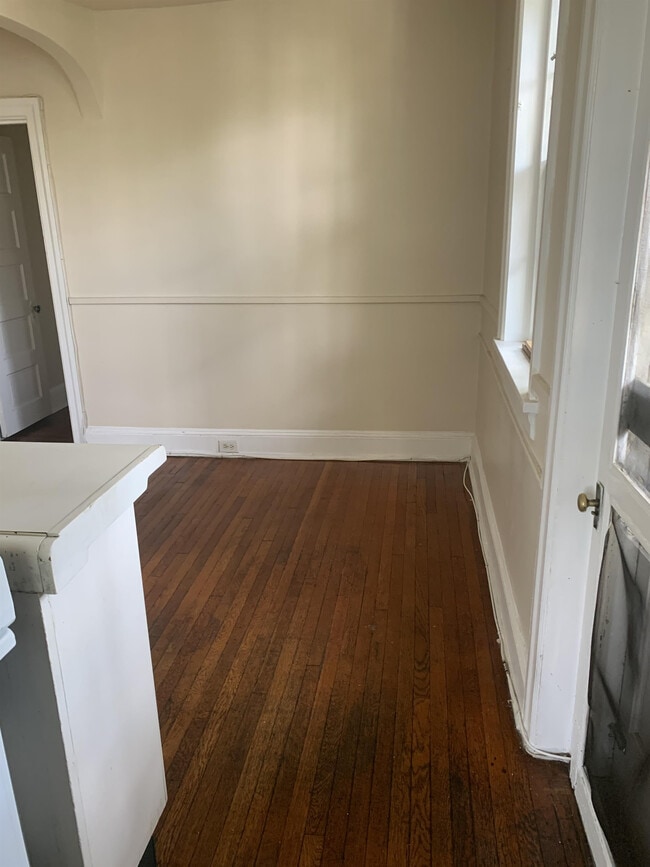 Building Photo - 164 W Baltimore Ave