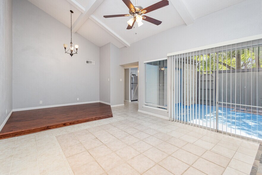 Building Photo - 4665 Country Creek Dr