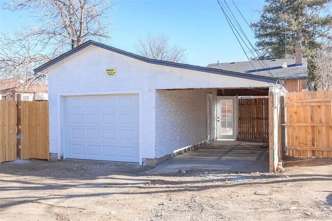 Building Photo - 4 Bed 2 Bath House with Great Location!