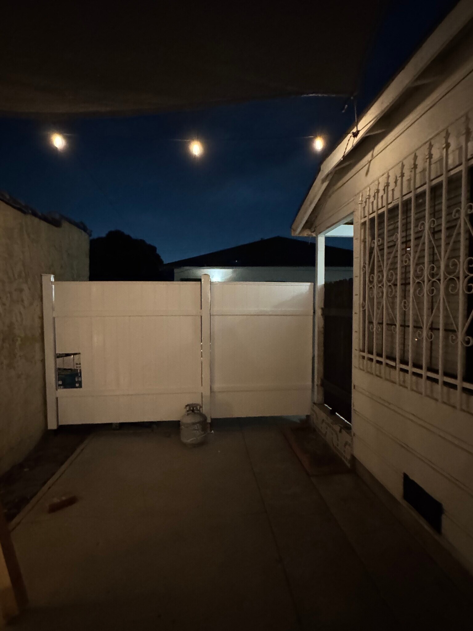 Building Photo - 6831 Hollenbeck St