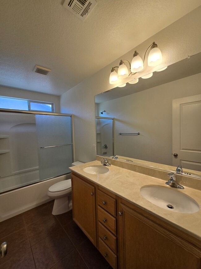 Building Photo - A Fabulous 3 Bedroom, 2 Bathroom  HOME IN ...