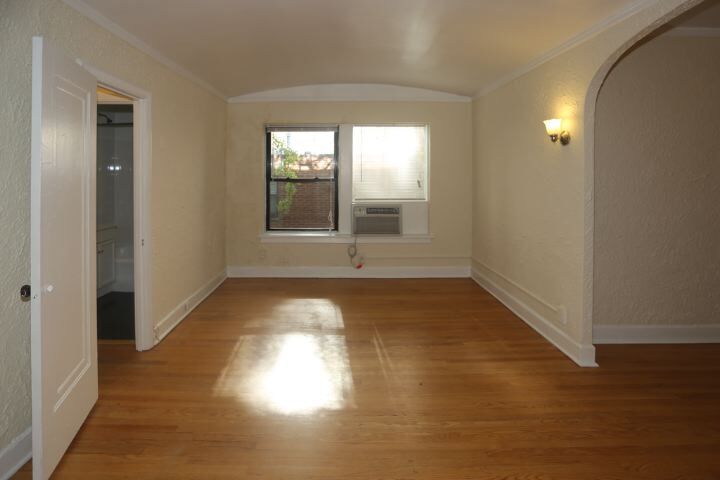 Building Photo - 539 W Arlington Pl