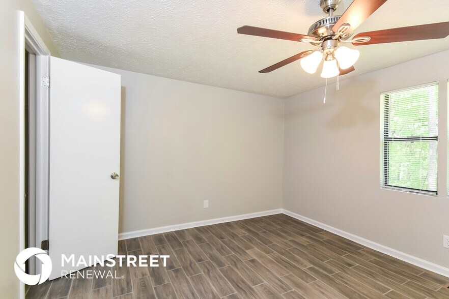 Building Photo - 3085 Flowers Dr