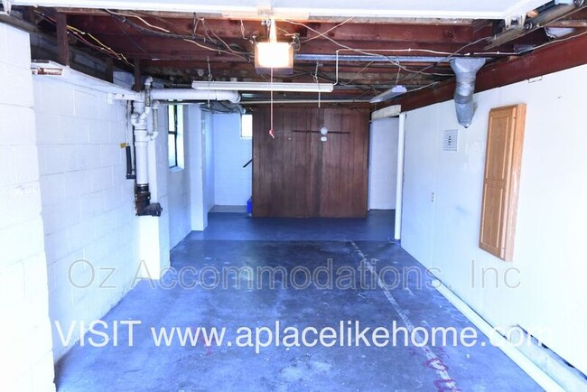 Building Photo - 3034 N 84th Terrace