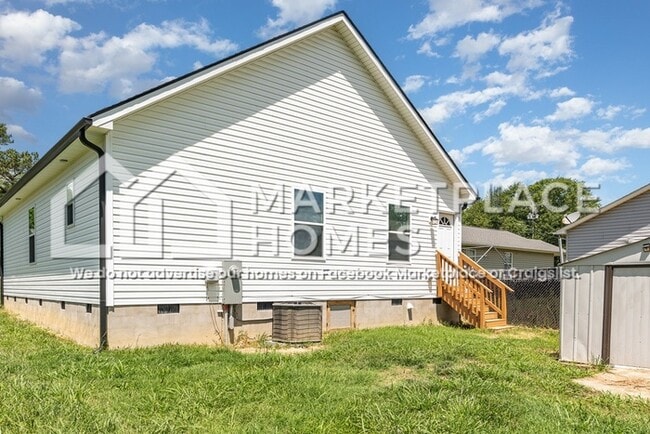 Building Photo - 404 N 13th St