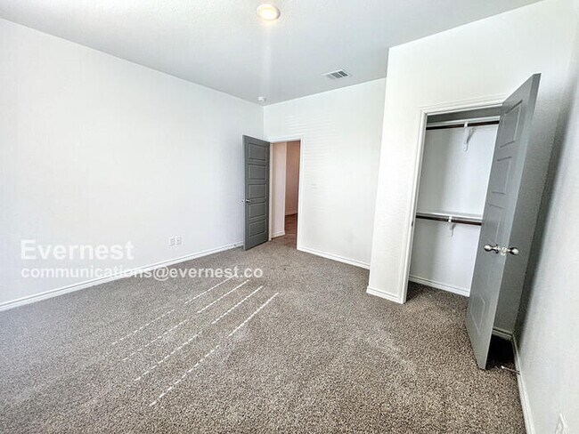 Building Photo - 2239 Hornbeam St