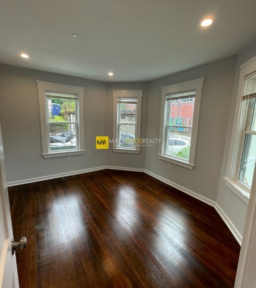 Building Photo - 31 Raymond Ave